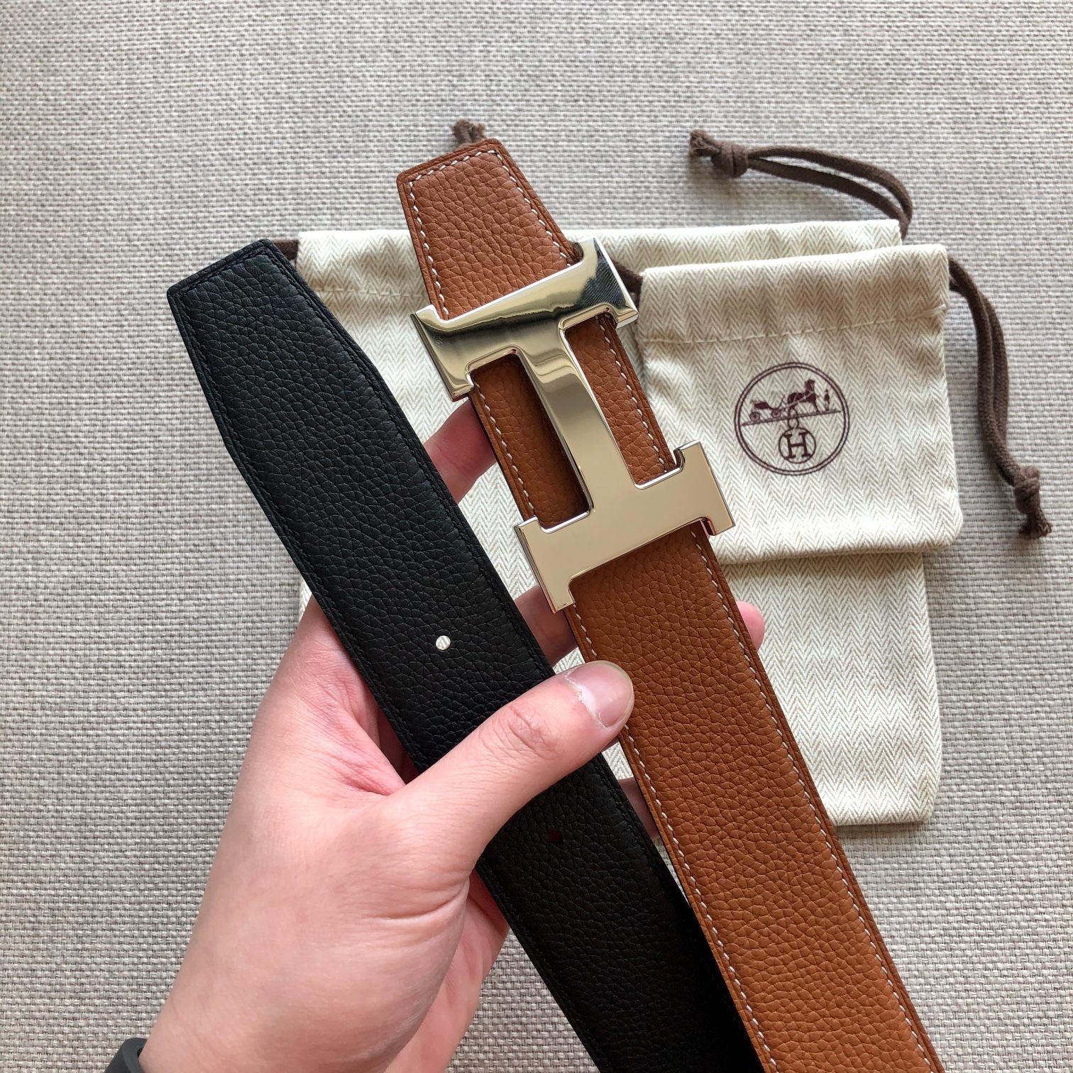 HM BELT BUCKLE & REVERSIBLE BLACK AND BRONZE BROWN LEATHER STRAP 38MM