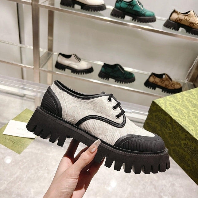 GUCCI 26S LACE-UP SHOES IN CREAM AND BLACK GG CANVAS
