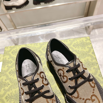 GUCCI 26S LACE-UP SHOES IN BEIGE AND BLACK GG CANVAS