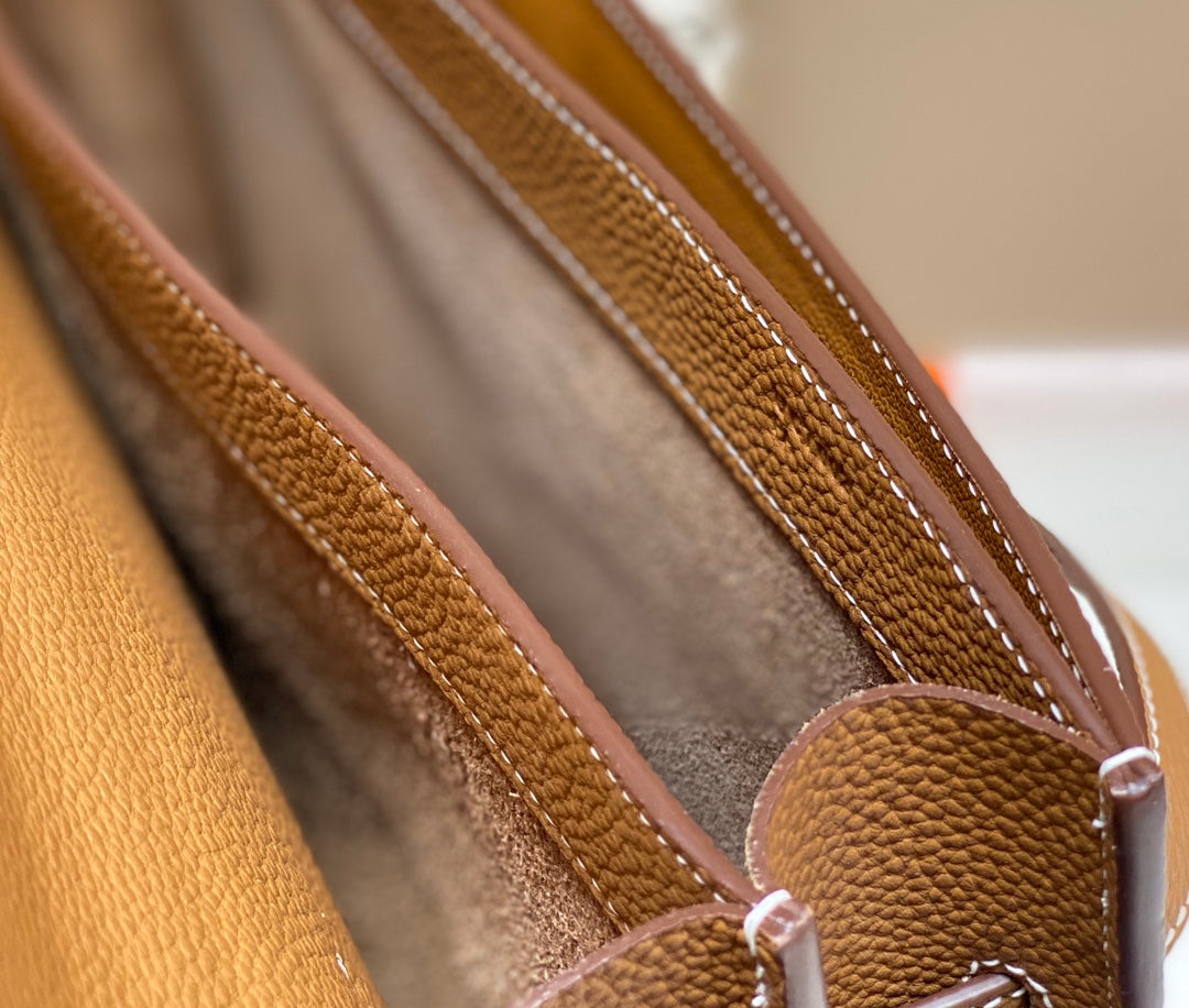 KELLY DEPECHES 38 BRIEFCASE IN GOLD TOGO CALFSKIN SILVER HARDWARE