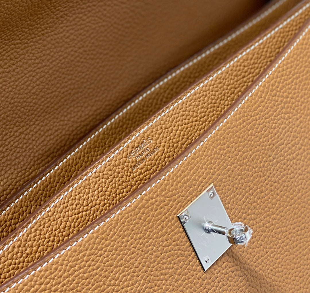 KELLY DEPECHES 38 BRIEFCASE IN GOLD TOGO CALFSKIN SILVER HARDWARE