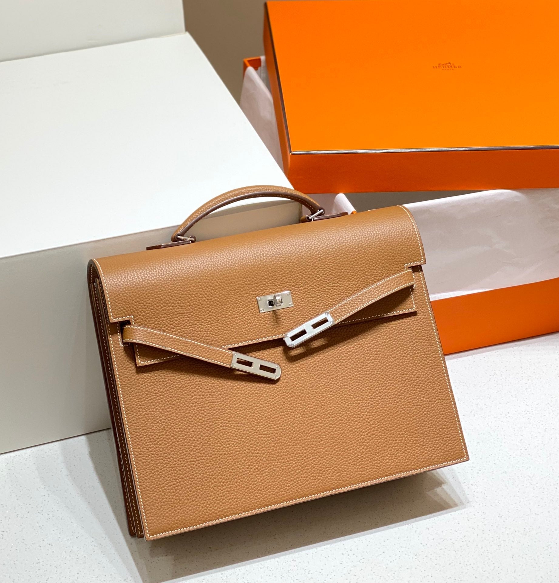 KELLY DEPECHES 34 BRIEFCASE IN GOLD TOGO CALFSKIN SILVER HARDWARE