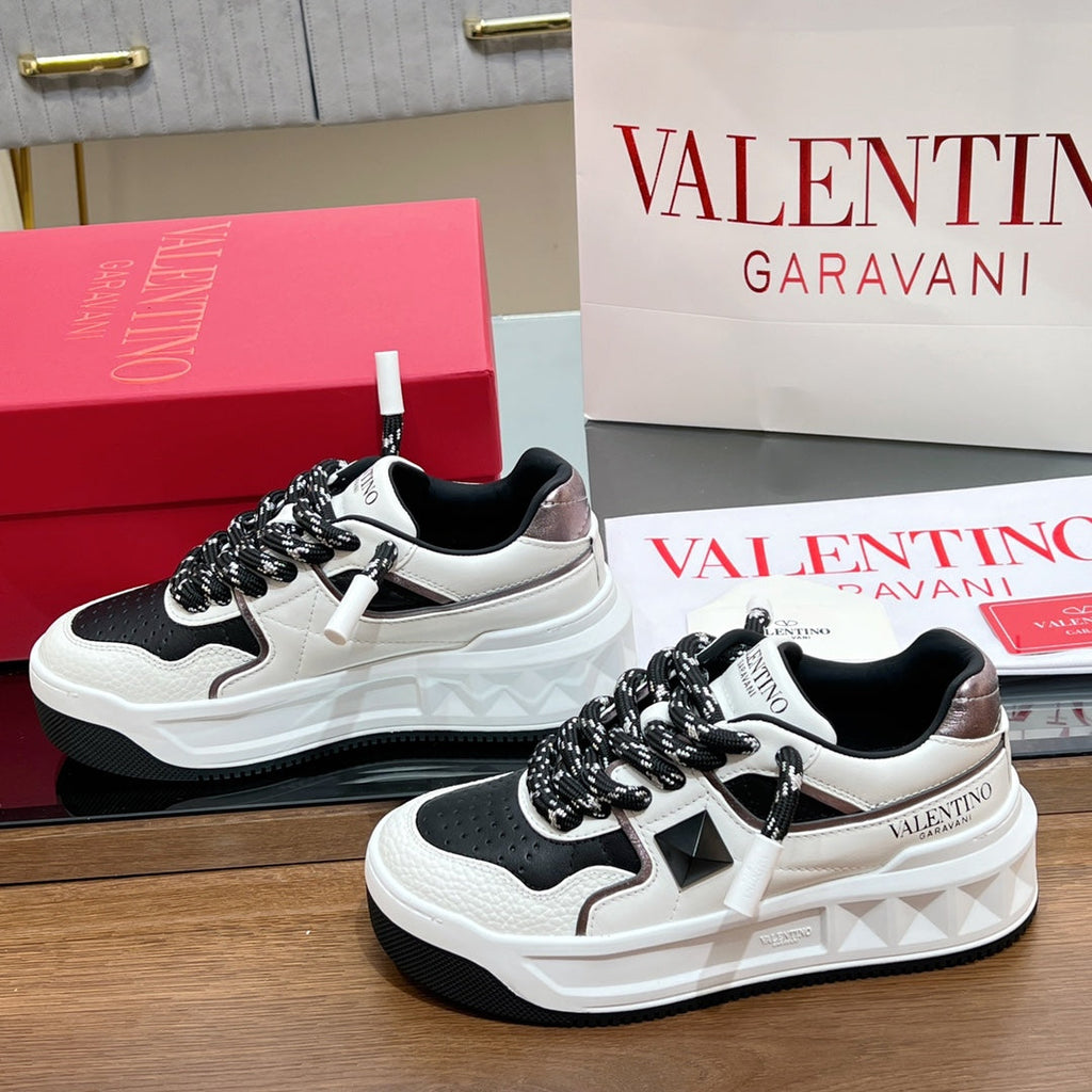 VALENTINO 25S GARAVANI ONE STUD XL PLATFORM SNEAKERS IN WHITE MIX BLACK LAMBSKIN