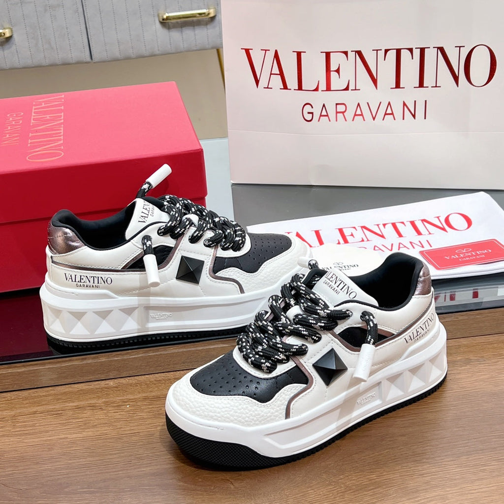 VALENTINO 25S GARAVANI ONE STUD XL PLATFORM SNEAKERS IN WHITE MIX BLACK LAMBSKIN
