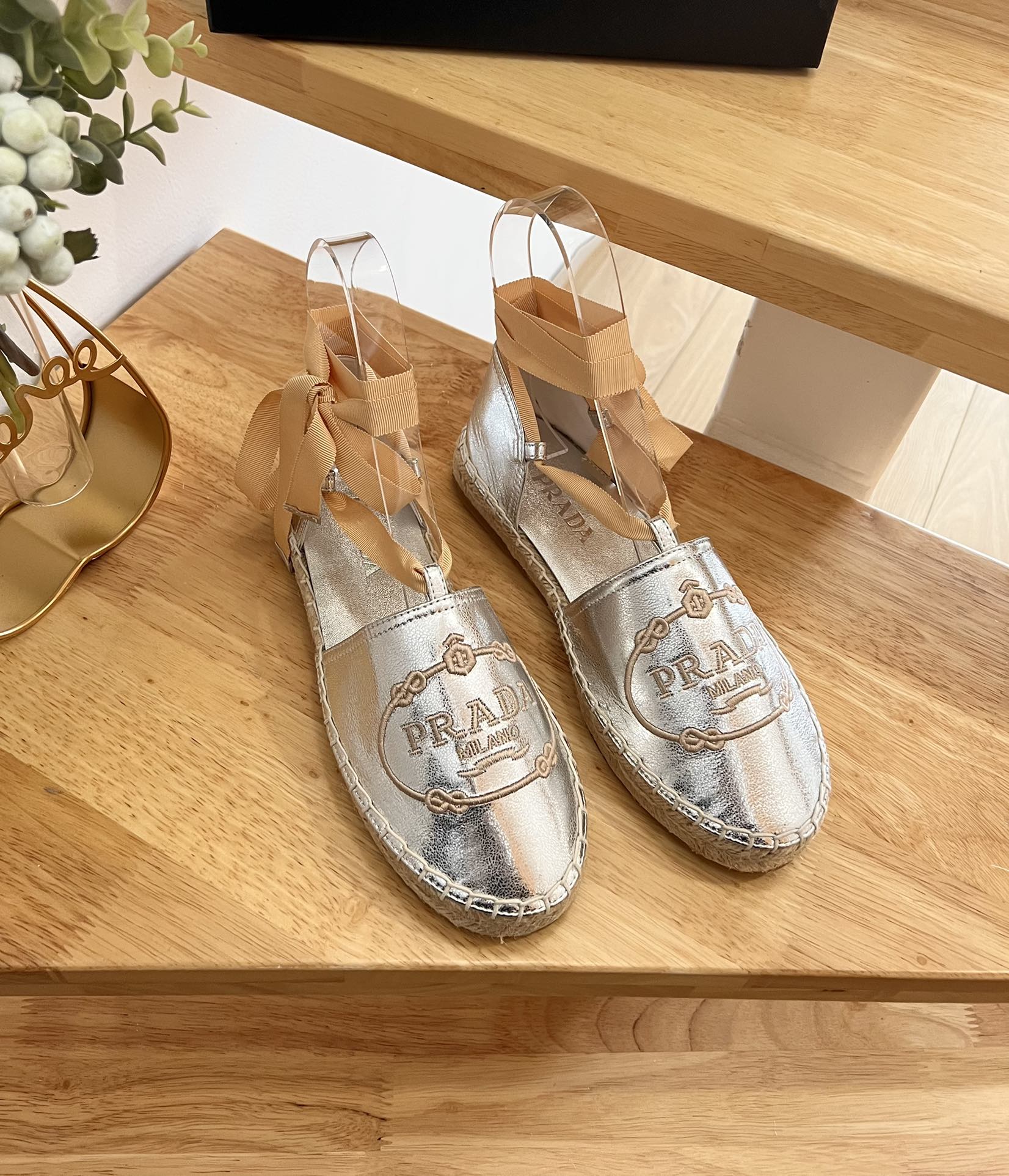 PRADA 26S LACE UP ESPADRILLE FLATS IN SILVER CALFSKIN