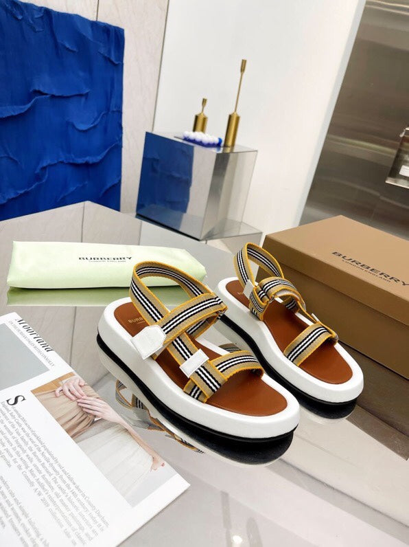 BURBERRY 26S STRAP FLAT SANDALS IN CARAMEL BROWN AND WHITE CALFSKIN AND FABRIC