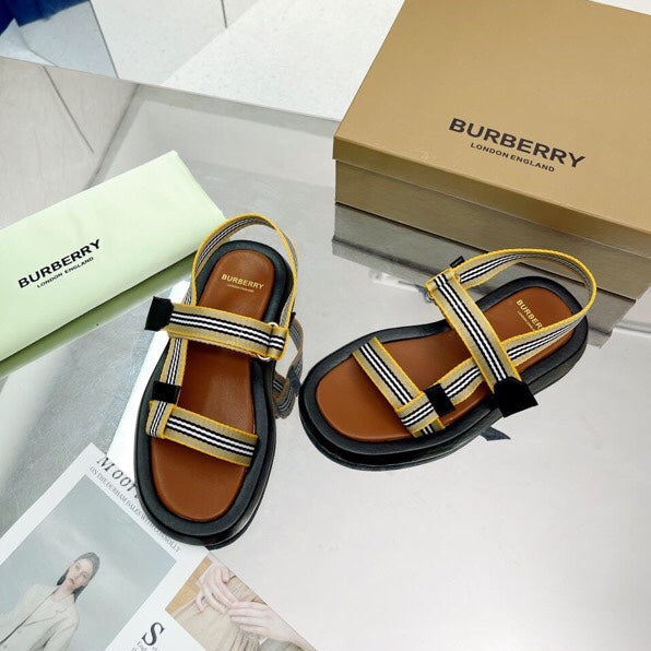 BURBERRY 26S STRAP FLAT SANDALS IN CARAMEL BROWN CALFSKIN AND FABRIC