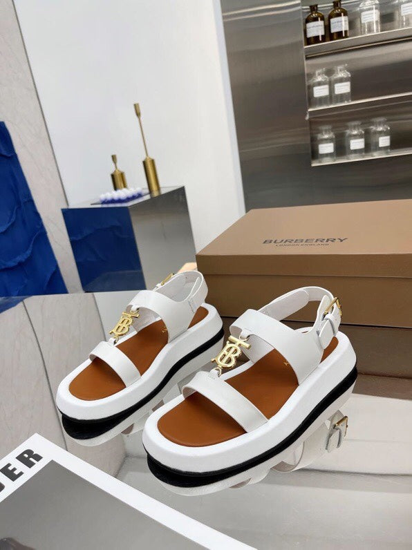 BURBERRY 26S STRAP SANDALS IN WHITE AND CARAMEL BROWN CALFSKIN