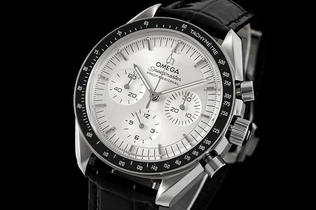 SPEEDMASTER MOONWATCH PROFESSIONAL 42 MM SILVER CASE ON BLACK LEATHER STRAP