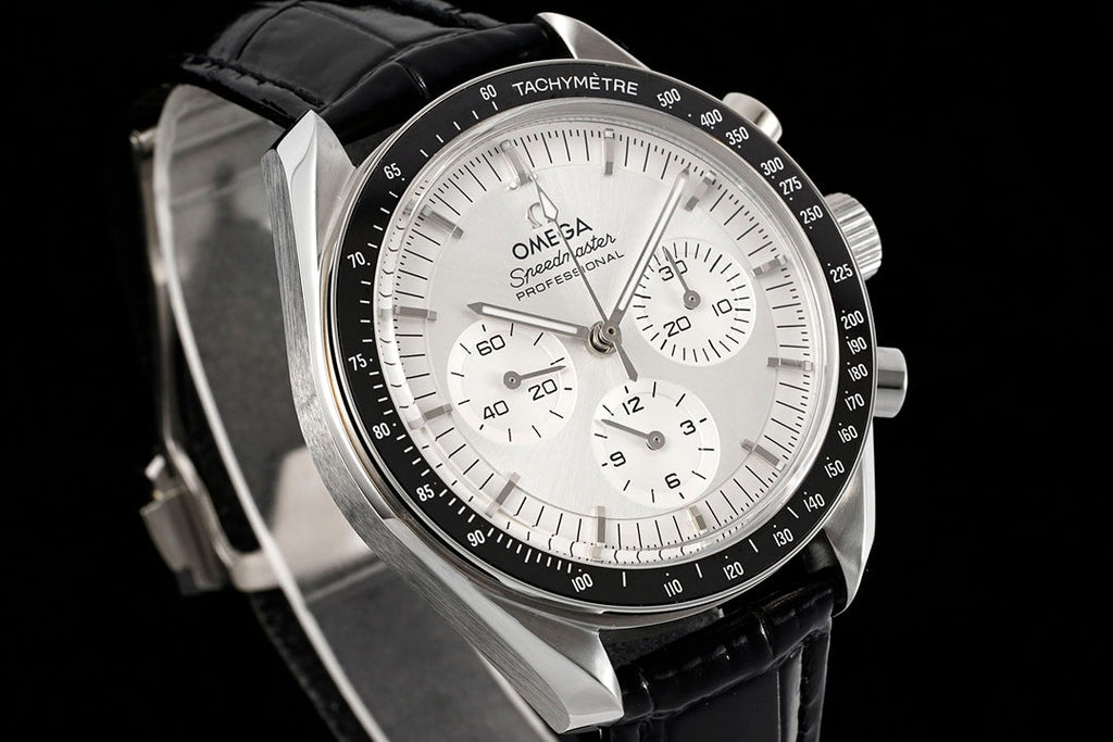 SPEEDMASTER MOONWATCH PROFESSIONAL 42 MM SILVER CASE ON BLACK LEATHER STRAP