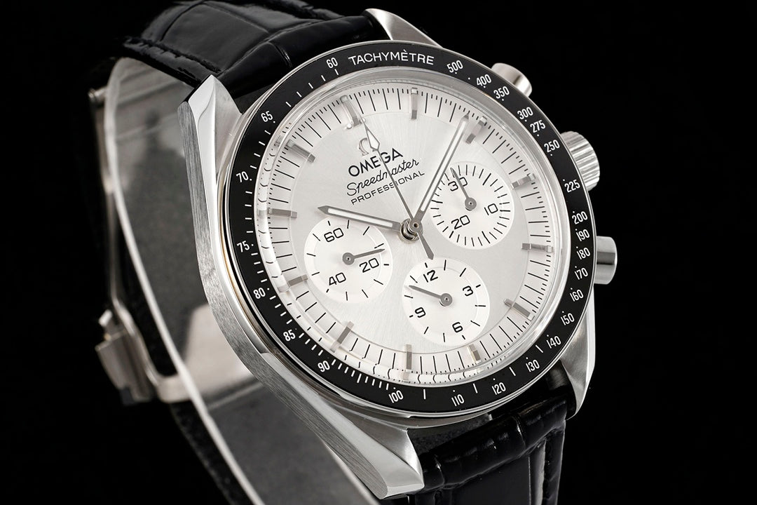 SPEEDMASTER MOONWATCH PROFESSIONAL 42 MM SILVER CASE ON BLACK LEATHER STRAP