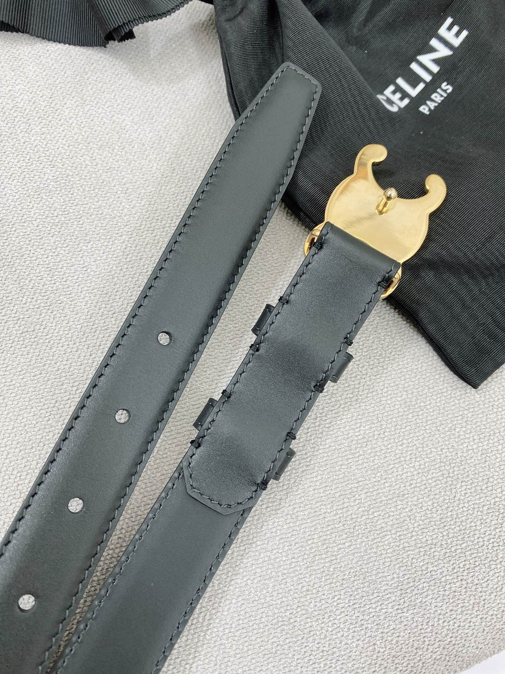 CELINE 25S TRIOMPHE BELT 25MM IN BLACK CALFSKIN GOLD HARDWARE 580679
