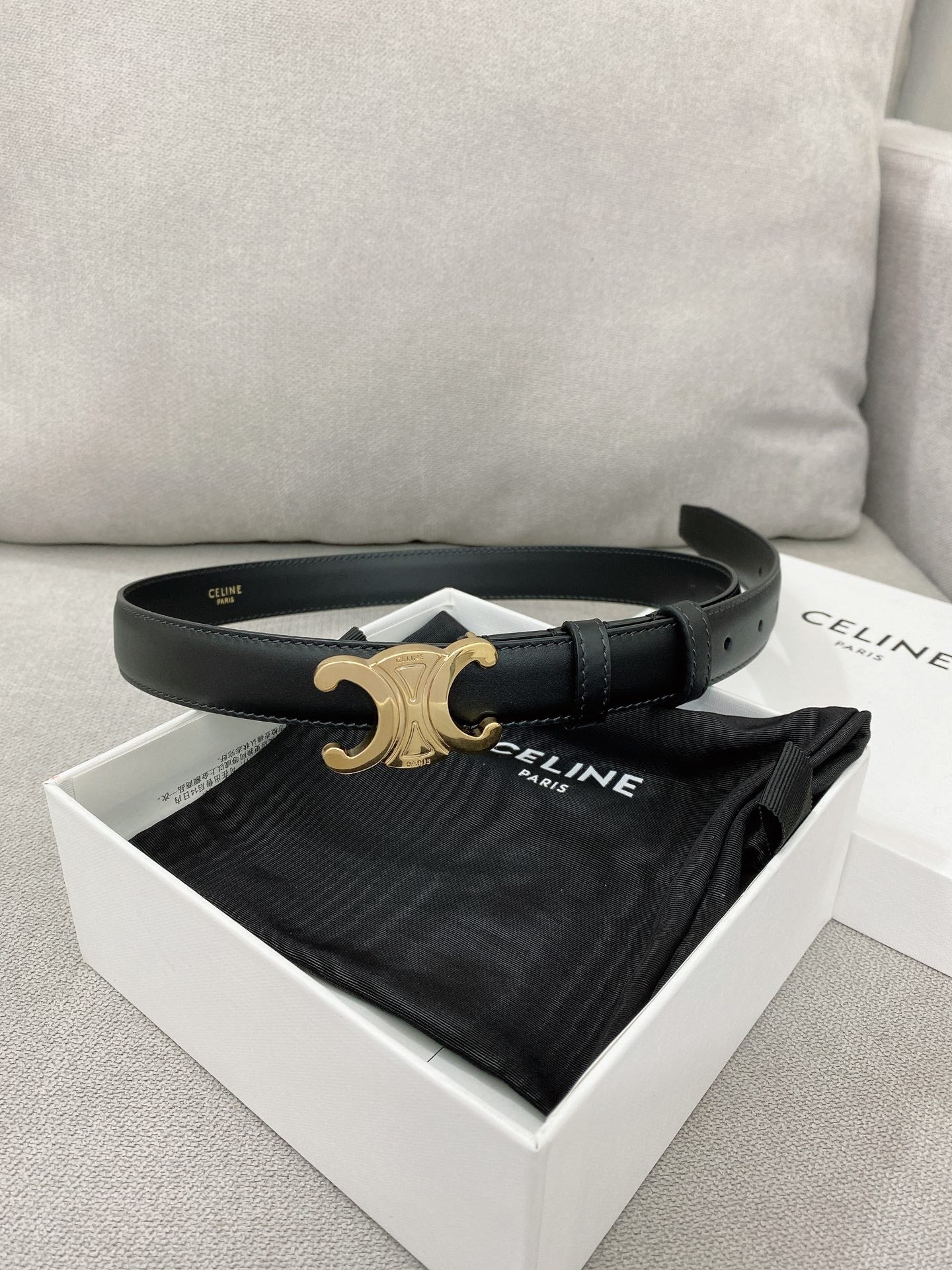 CELINE 25S TRIOMPHE BELT 25MM IN BLACK CALFSKIN GOLD HARDWARE 580679