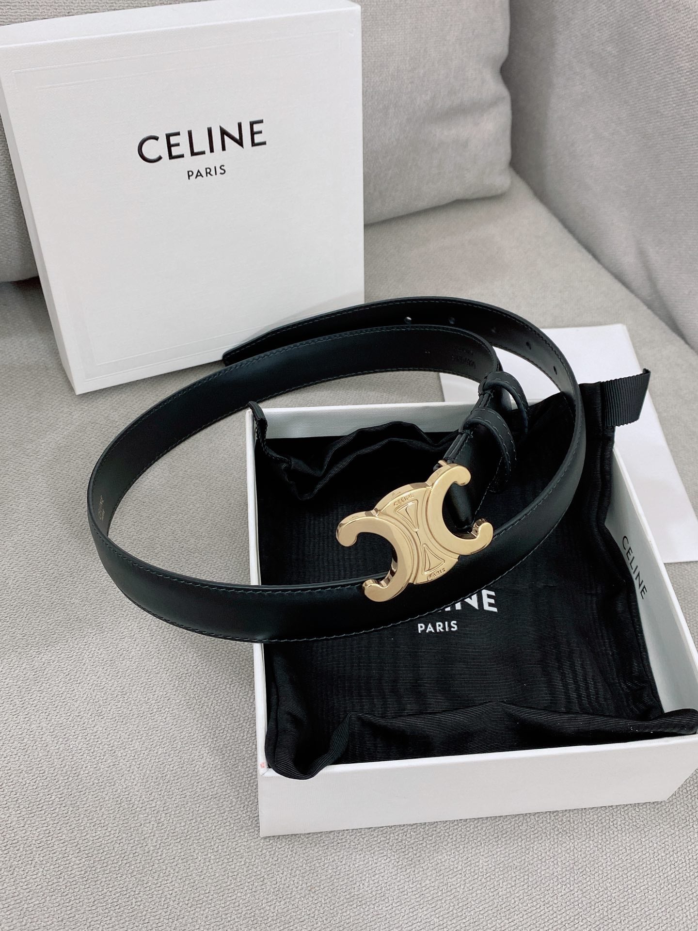 CELINE 25S TRIOMPHE BELT 25MM IN BLACK CALFSKIN GOLD HARDWARE 580679