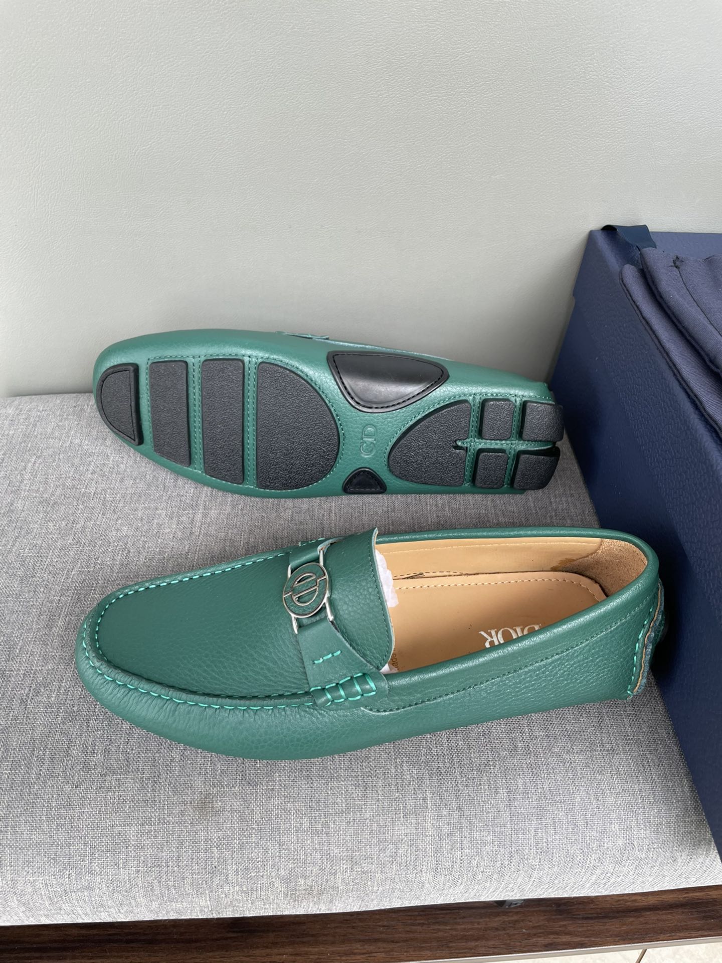 CD JUAL ICON BUCKLE LOAFER PINE GRAINED CALFSKIN
