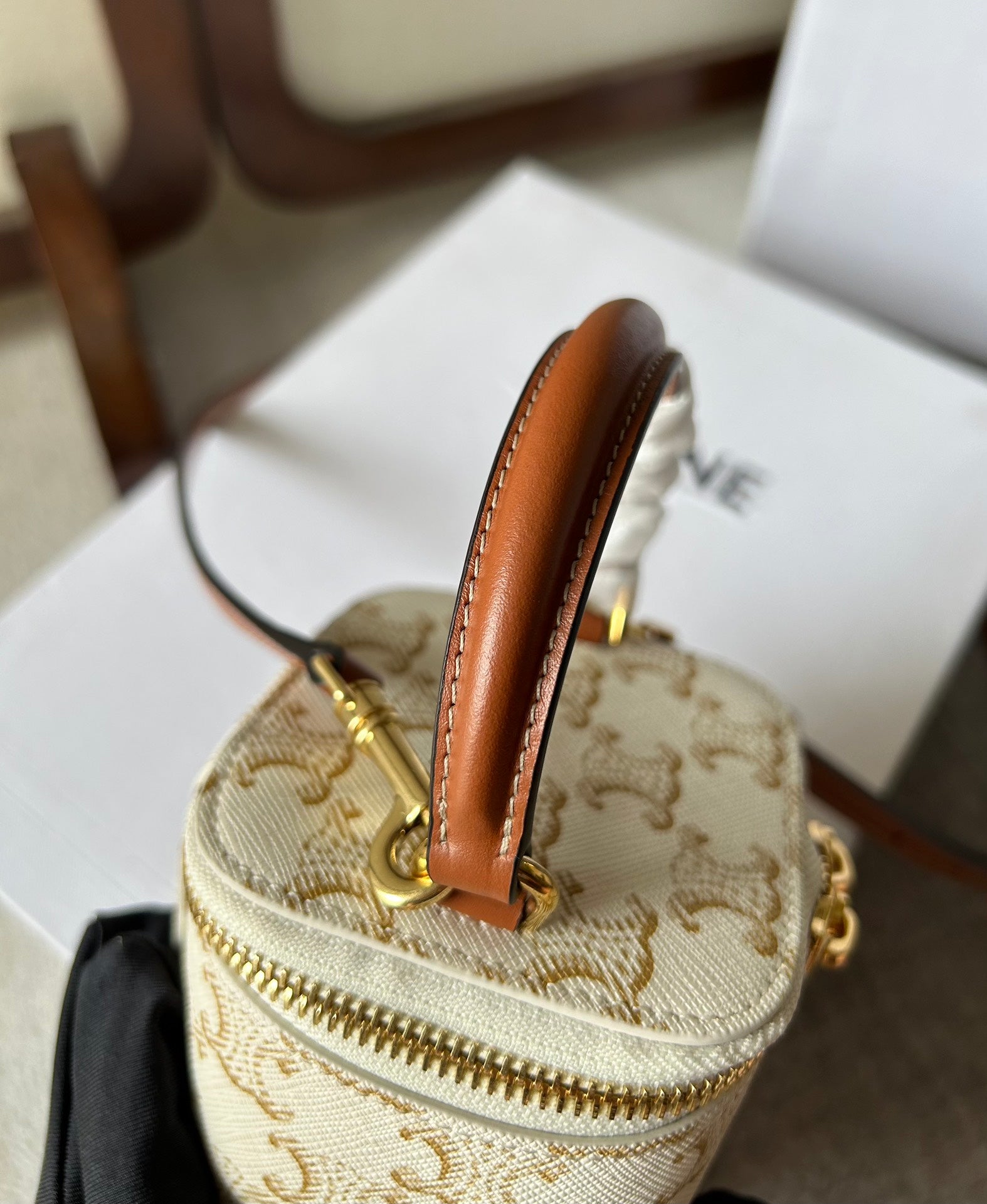 CELINE 26S MINI VANITY CASE 9 IN CREAM WHITE CALFSKIN