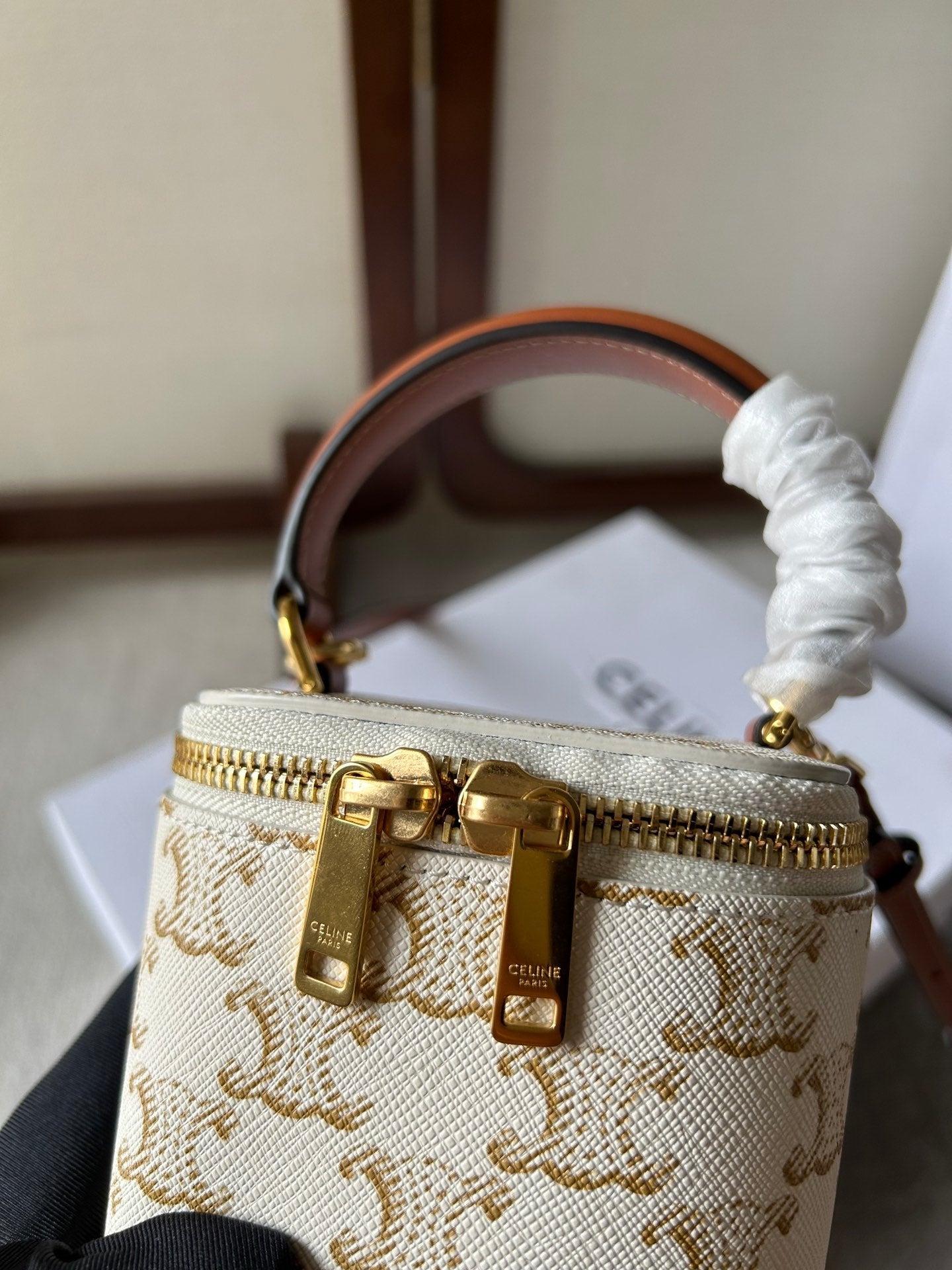 CELINE 26S MINI VANITY CASE 9 IN CREAM WHITE CALFSKIN