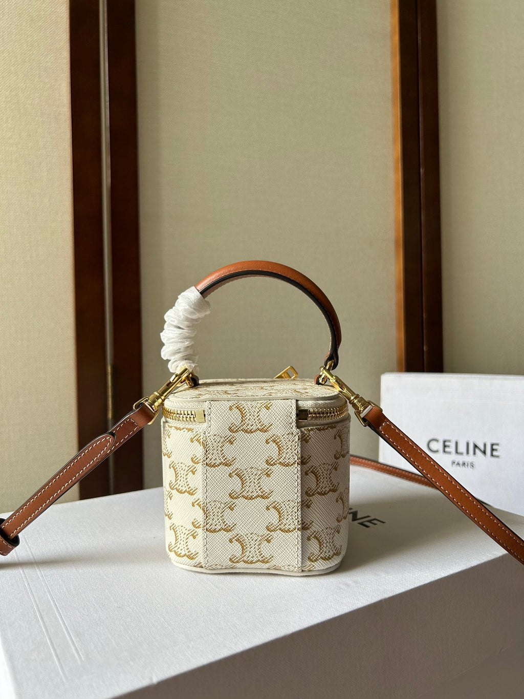 CELINE 26S MINI VANITY CASE 9 IN CREAM WHITE CALFSKIN