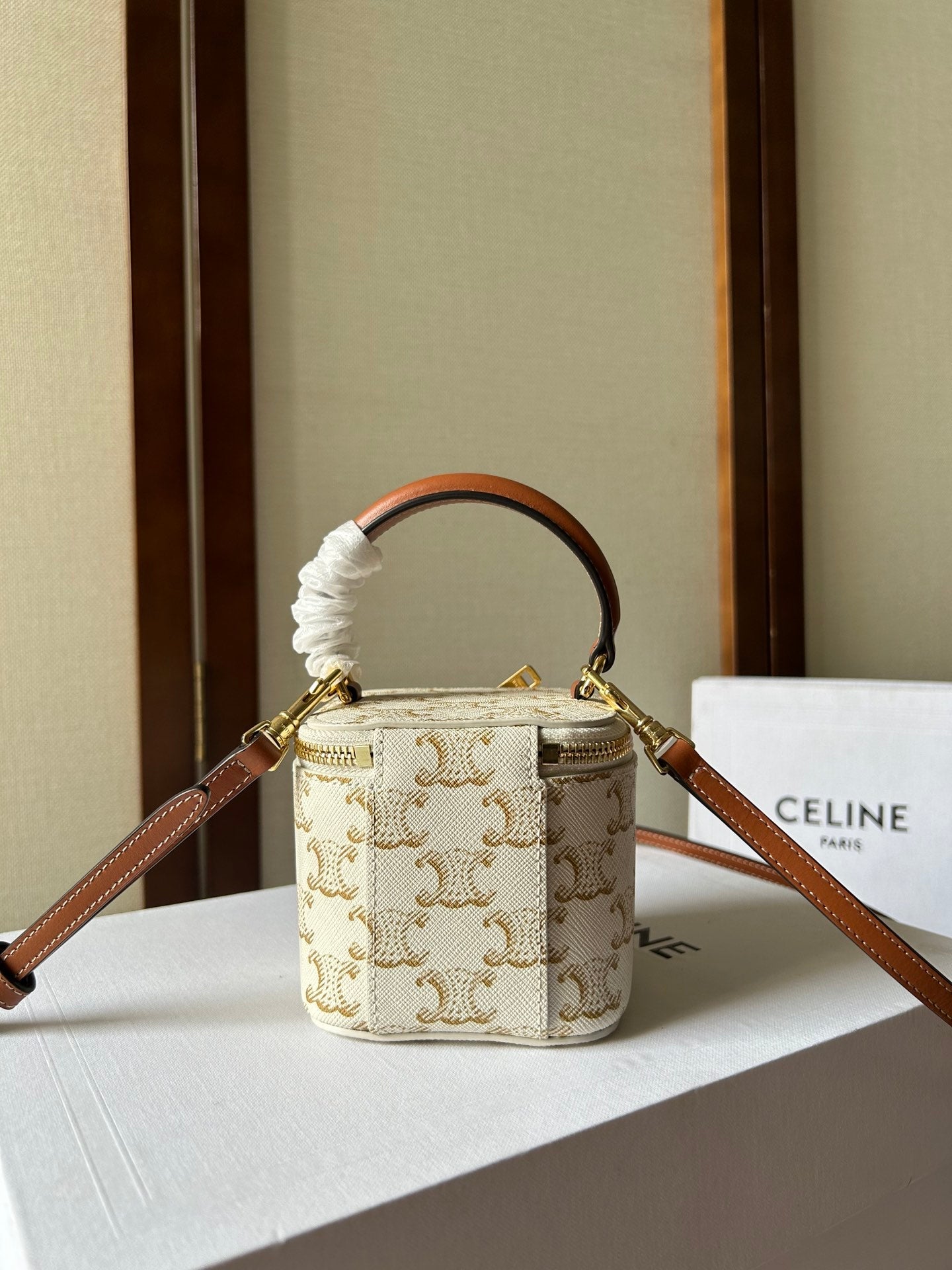 CELINE 26S MINI VANITY CASE 9 IN CREAM WHITE CALFSKIN