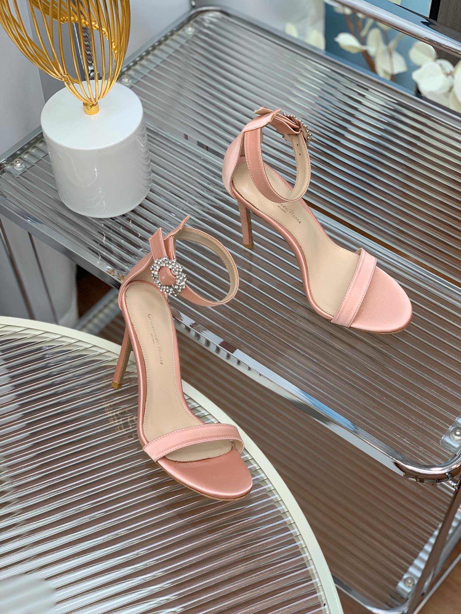 GIANVITO ROSSI 26S HIGH HEEL SANDALS 105 MM IN PASTEL PINK FABRIC WITH CRYSTAL BUCKLE