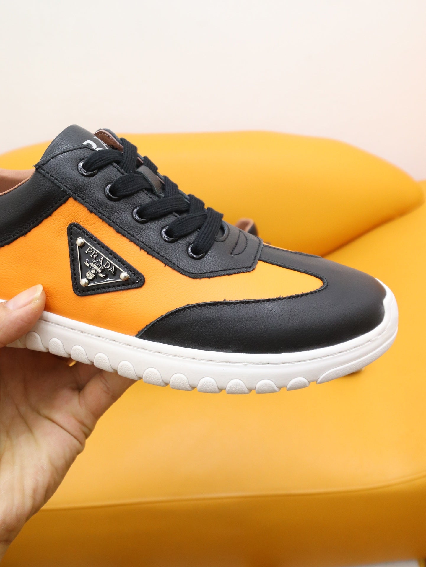 PRA SNEAKER IN BLACK MIX AMBER YELLOW SHEEPSKIN