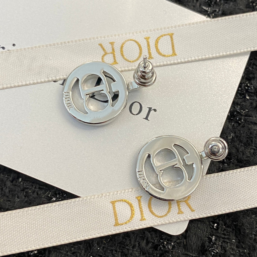 CD 26S CRYSTAL CIRCLE LOGO DROP EARRINGS IN SILVER TONE METAL 644469