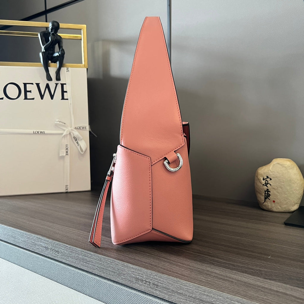 LOEWE 26S PUZZLE HOBO MEDIUM BAG 29 IN PINK CALFSKIN