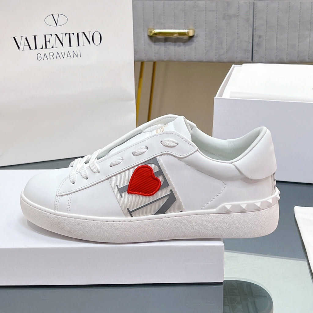 VALENTINO 25S GARAVANI ROCKSTUD UNTITLED SNEAKERS IN WHITE LAMBSKIN