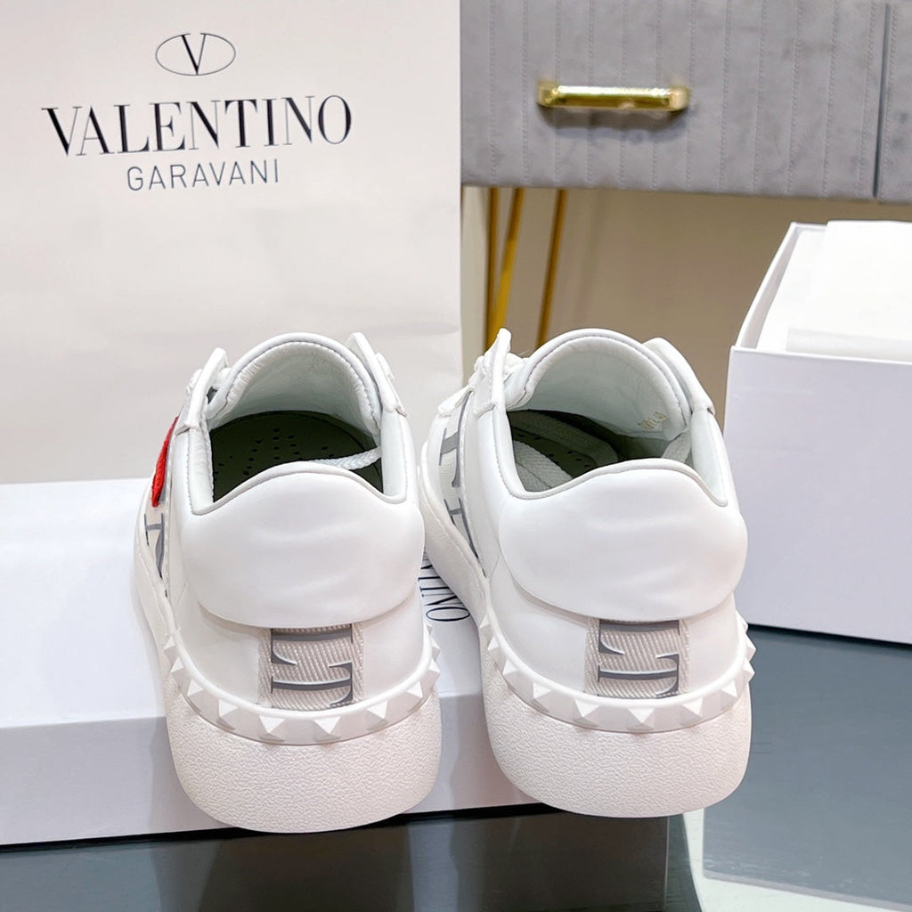 VALENTINO 25S GARAVANI ROCKSTUD UNTITLED SNEAKERS IN WHITE LAMBSKIN