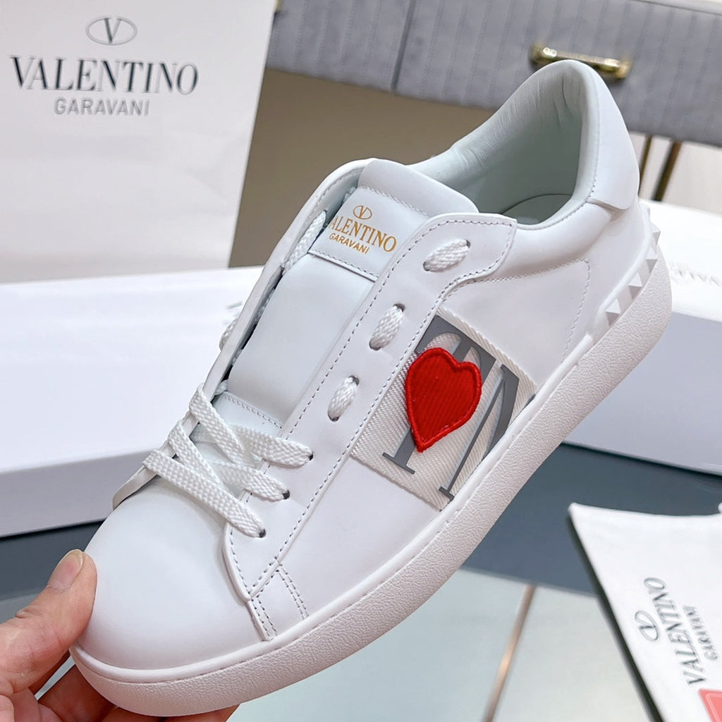 VALENTINO 25S GARAVANI ROCKSTUD UNTITLED SNEAKERS IN WHITE LAMBSKIN