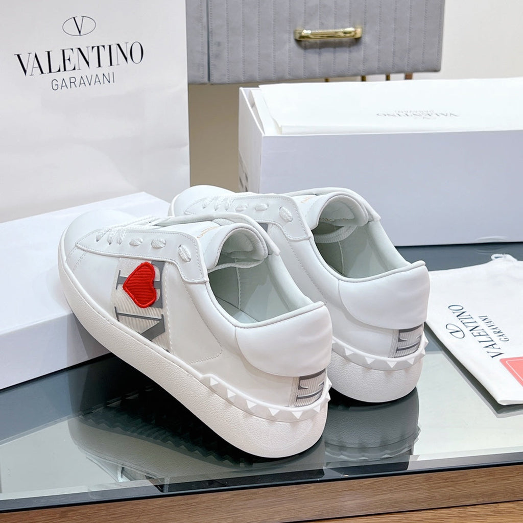 VALENTINO 25S GARAVANI ROCKSTUD UNTITLED SNEAKERS IN WHITE LAMBSKIN
