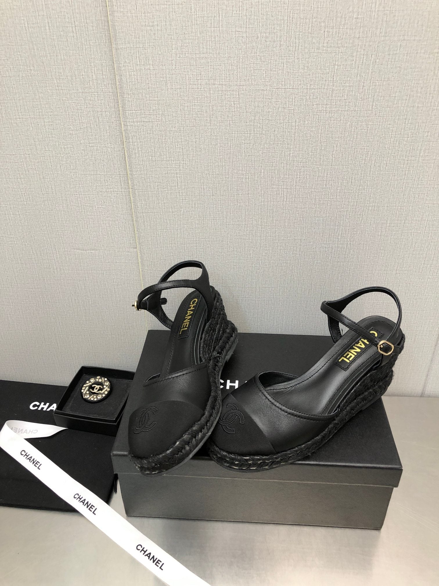 MARY JANE WEDGE BLACK LAMBSKIN