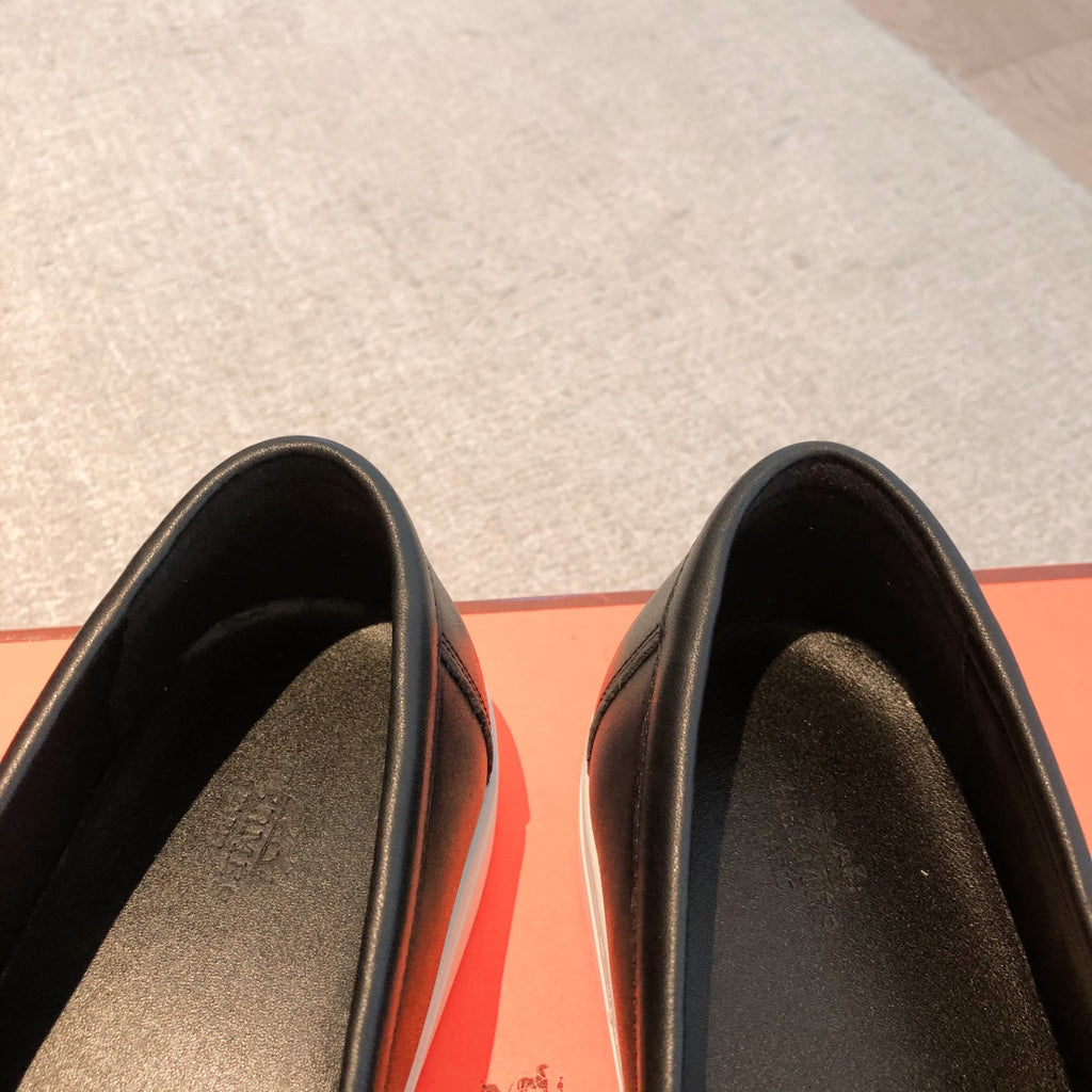 HM GAME SLIP-ON SNEAKER BLACK AND WHITE CALFSKIN