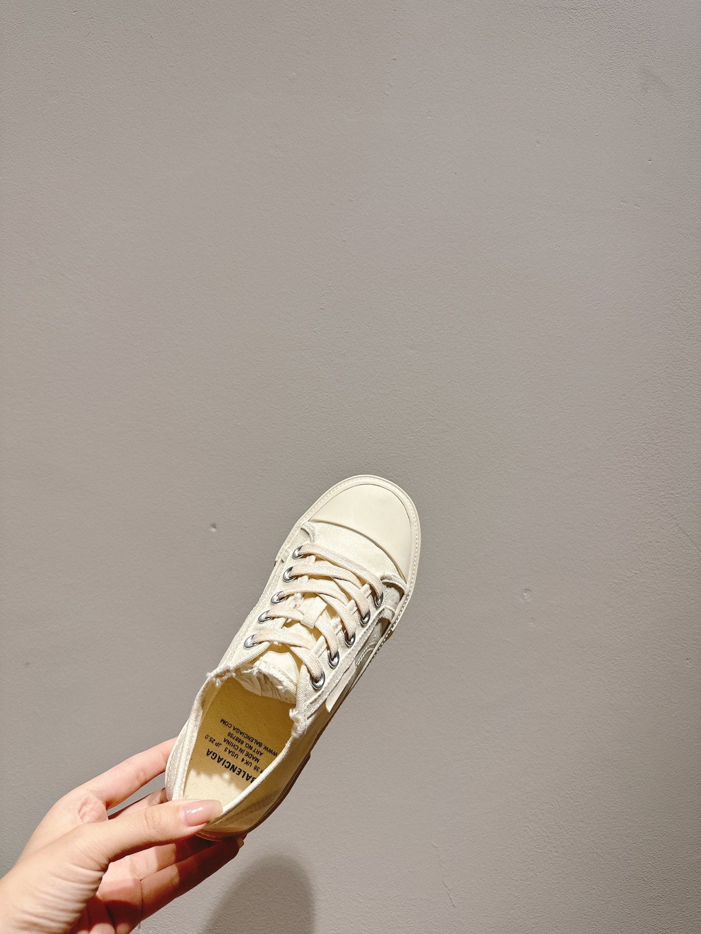 BALENCIAGA 25S SNEAKER IN CREAM WHITE CANVAS