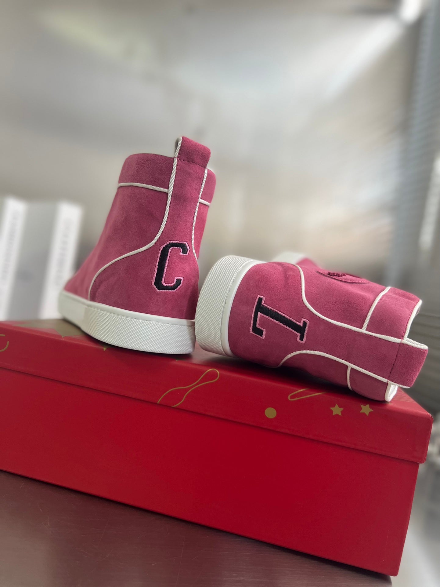 VARSILOUIS HIGH-TOP FLAT SNEAKERS IN ROSE PINK SUEDE