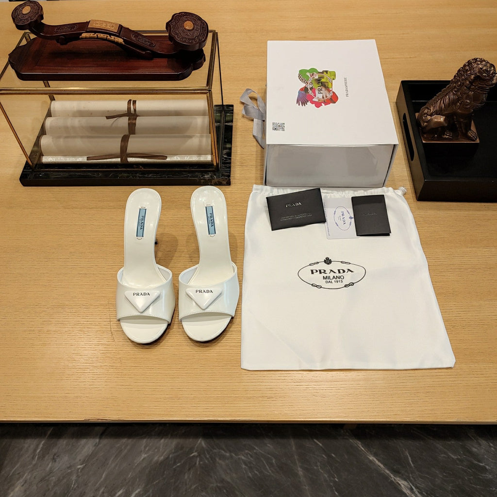 PRADA 26S OPEN TOE MULES 100MM IN IVORY WHITE PATENT CALFSKIN WITH LOGO