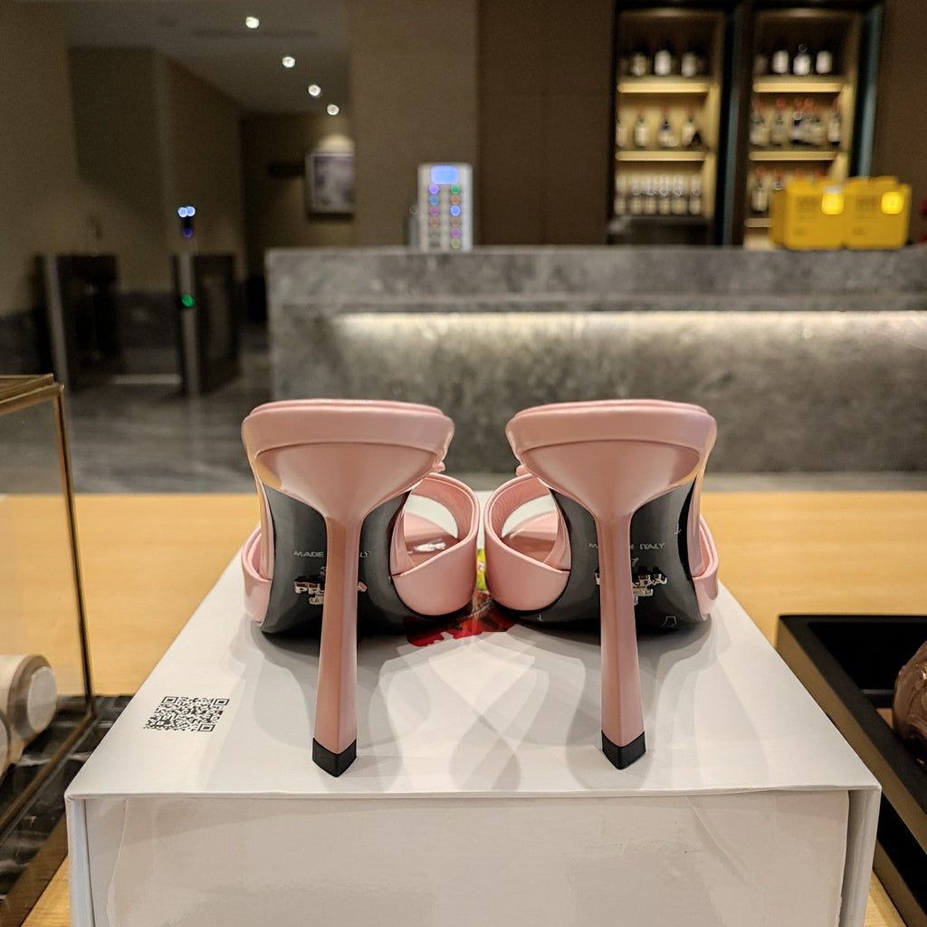 PRADA 26S OPEN TOE MULES 100MM IN BLUSH PINK PATENT CALFSKIN WITH LOGO