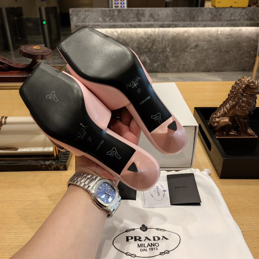 PRADA 26S OPEN TOE MULES 45MM IN BLUSH PINK PATENT CALFSKIN WITH ROSETTE