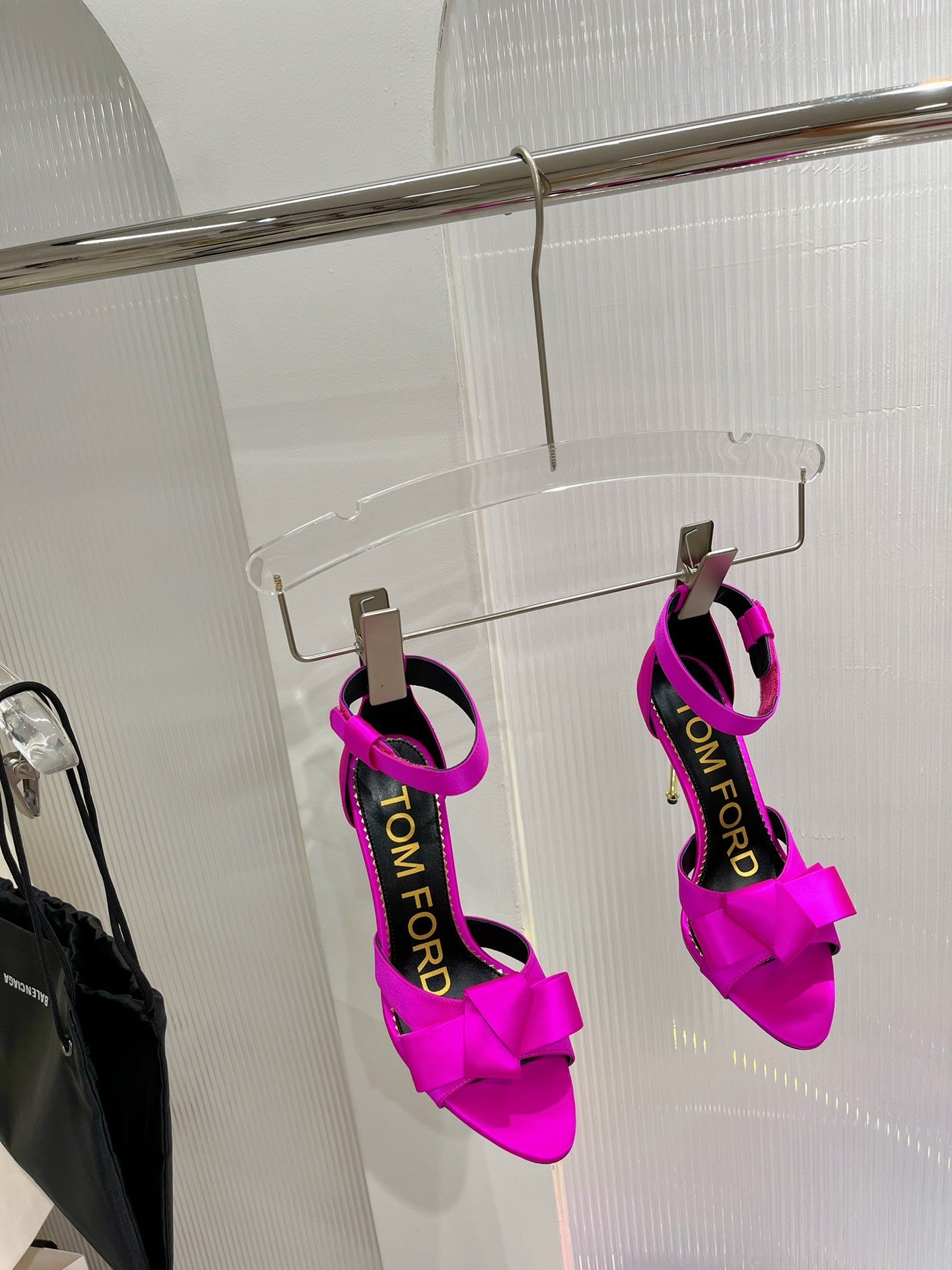 HIGH HEELS 11 CM IN BRIGHT PINK PURE SILK AND LAMBSKIN