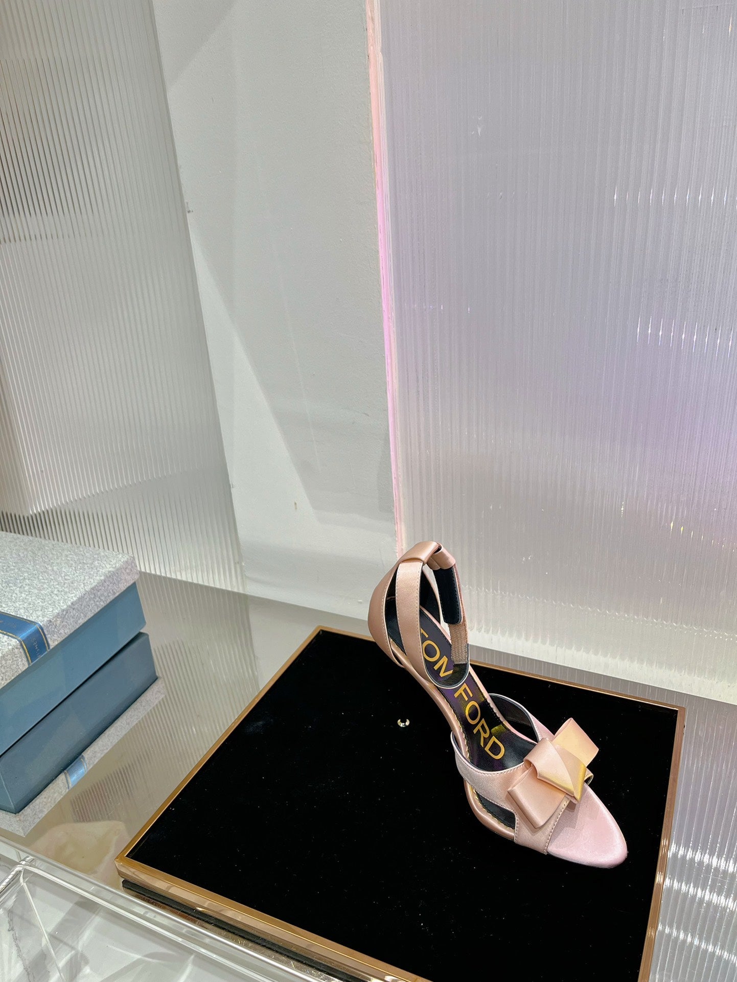 HIGH HEELS 11 CM IN PEACH PINK PURE SILK AND LAMBSKIN
