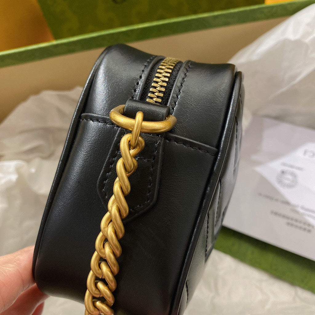 GG MINI 18 MARMONT MATELASSÉ BLACK CALFSKIN WITH GOLDEN LOGO
