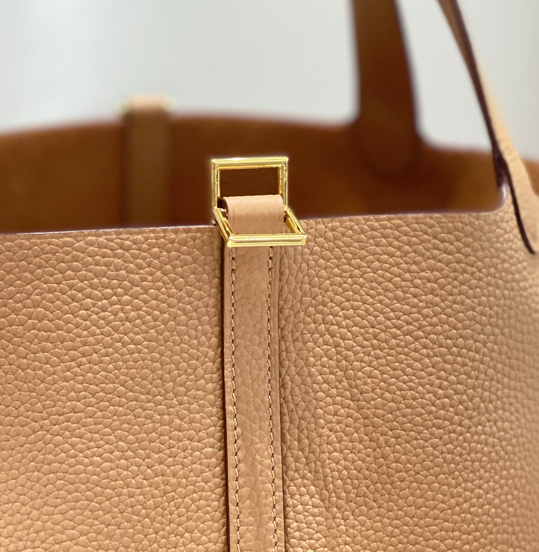 HM PICOTIN LOCK BAG 22 IN BROWN CALFSKIN