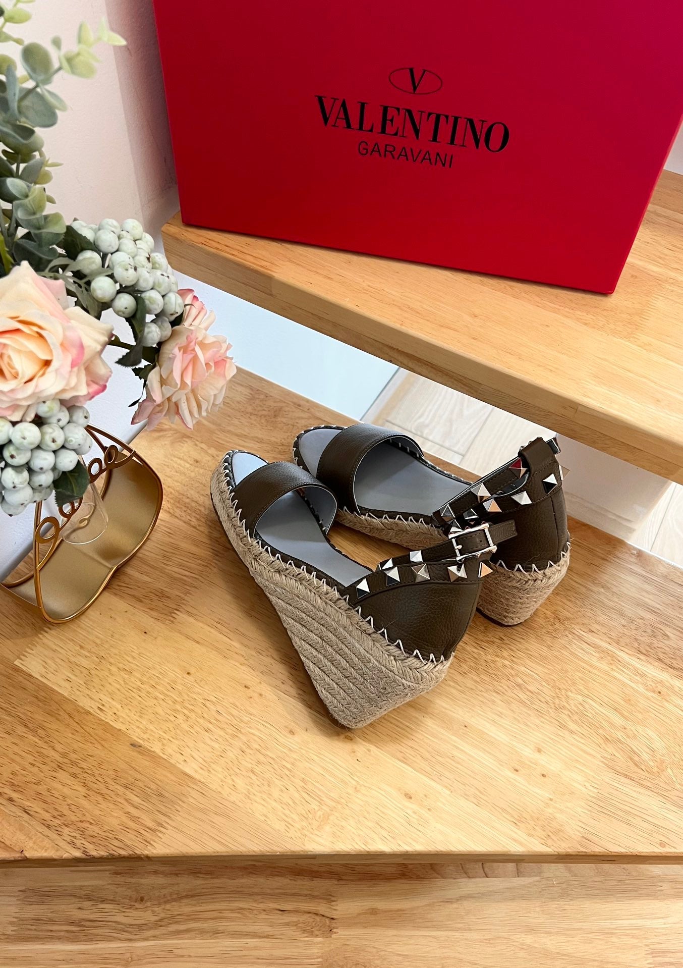 VALENTINO 26S WEDGE SANDALS IN OLIVE GREEN CALFSKIN