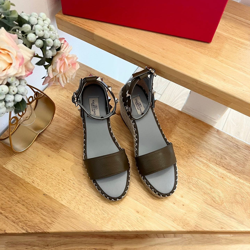 VALENTINO 26S WEDGE SANDALS IN OLIVE GREEN CALFSKIN