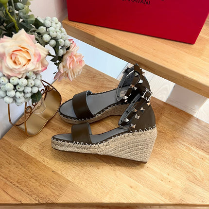 VALENTINO 26S WEDGE SANDALS IN OLIVE GREEN CALFSKIN