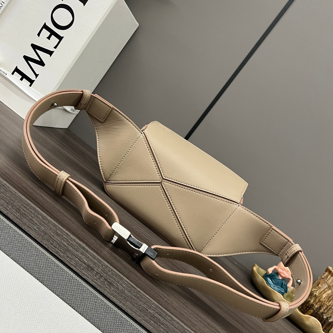 LOEWE 26S PUZZLE EDGE BAG 18 IN BEIGE CALFSKIN