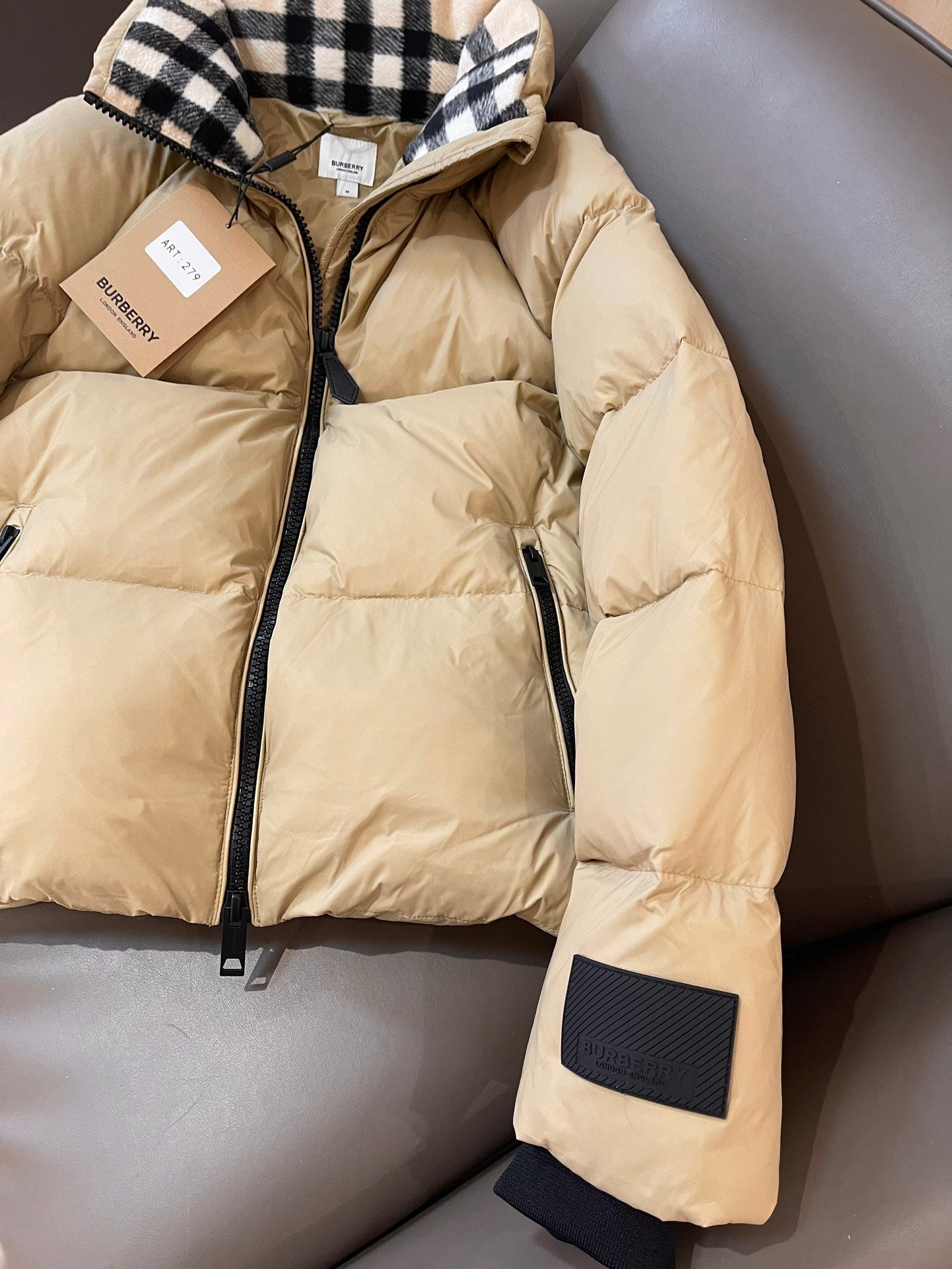 BURBERRY 25S SHORT DOWN JACKET 195