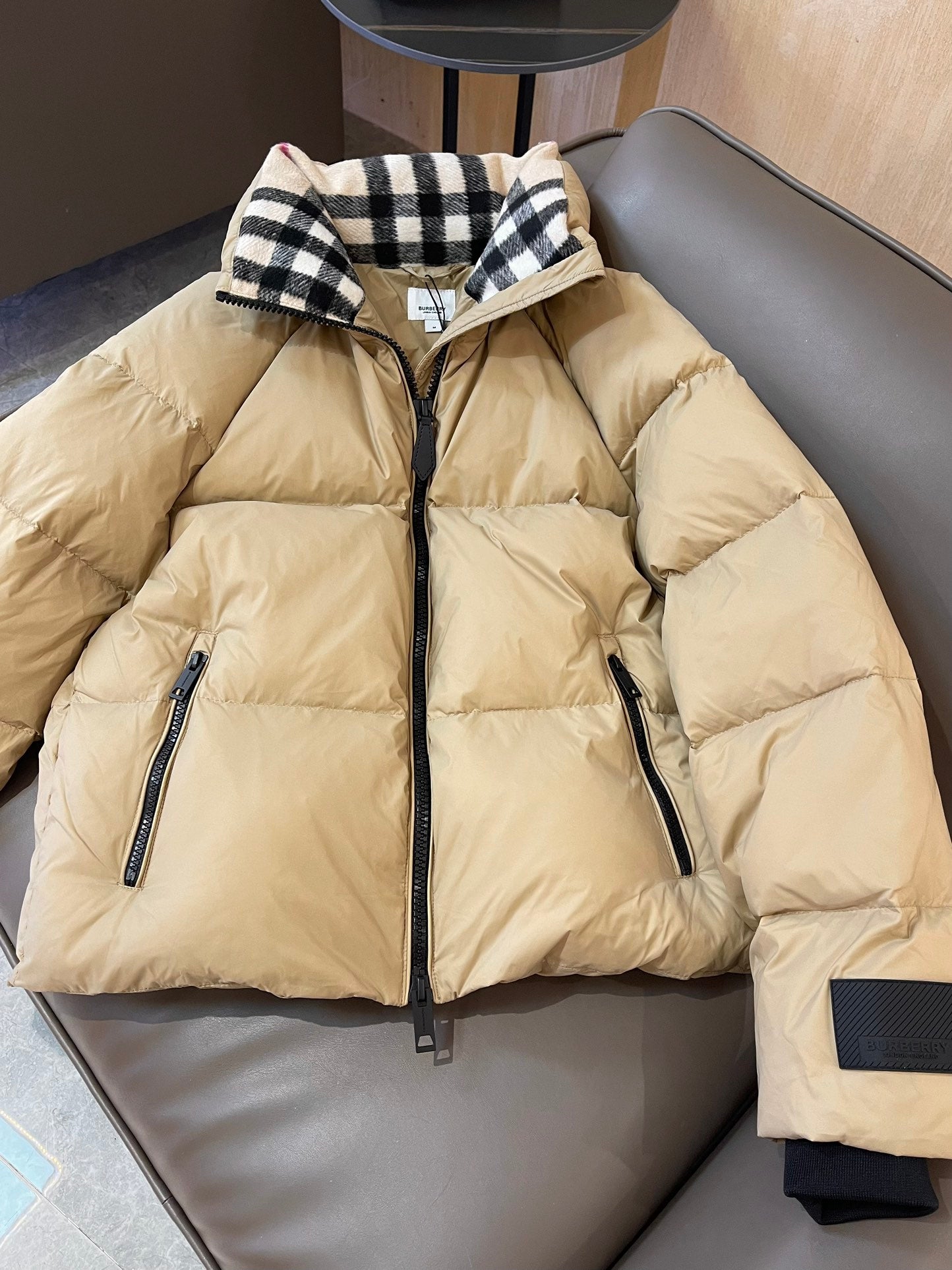 BURBERRY 25S SHORT DOWN JACKET 195