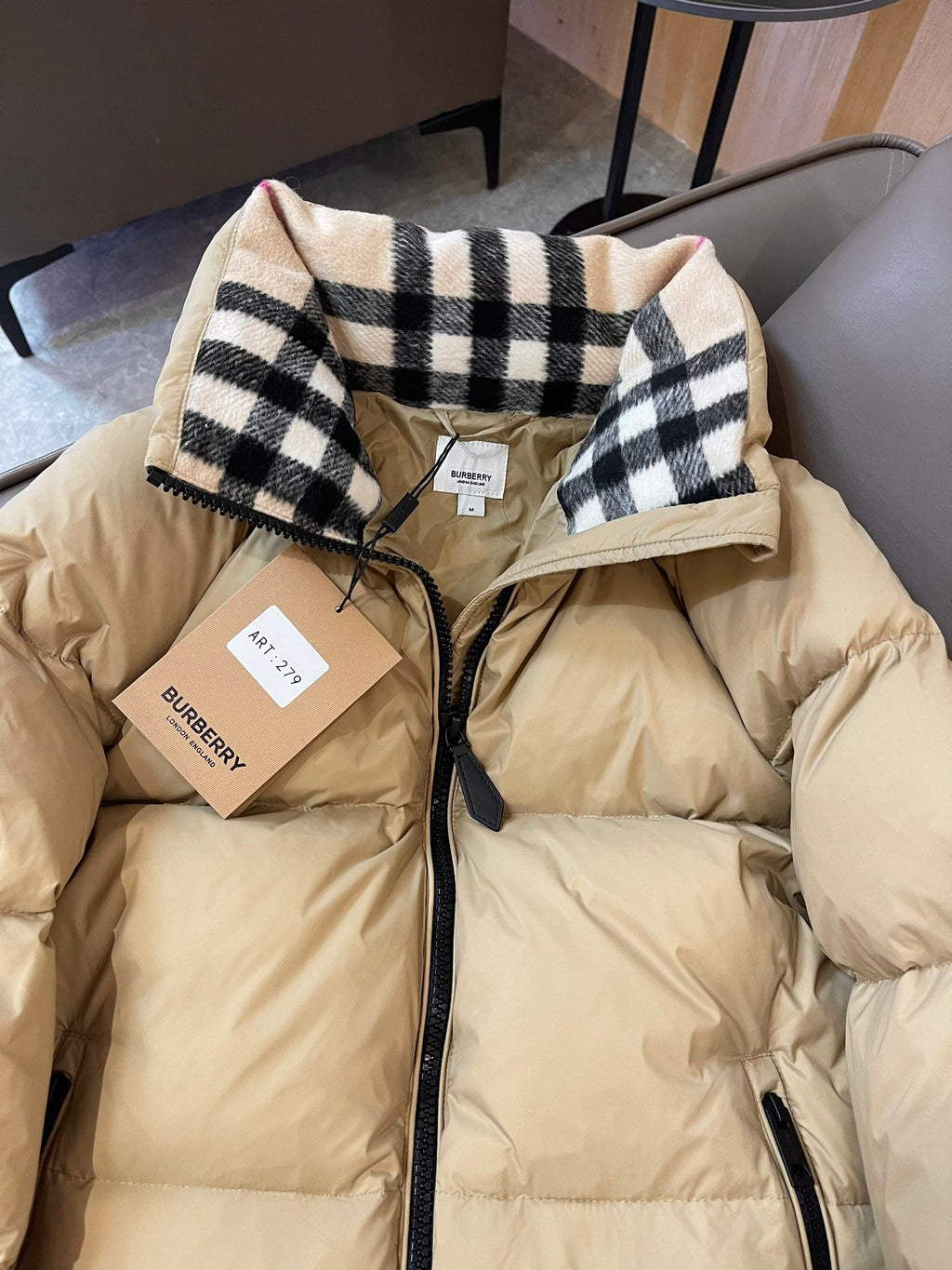 BURBERRY 25S SHORT DOWN JACKET 195