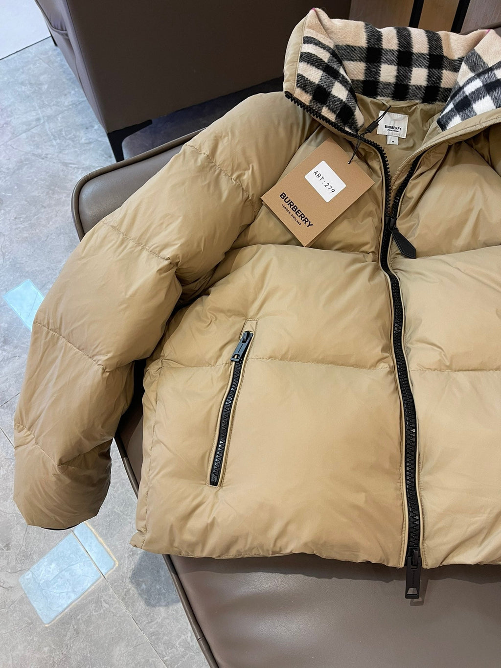 BURBERRY 25S SHORT DOWN JACKET 195